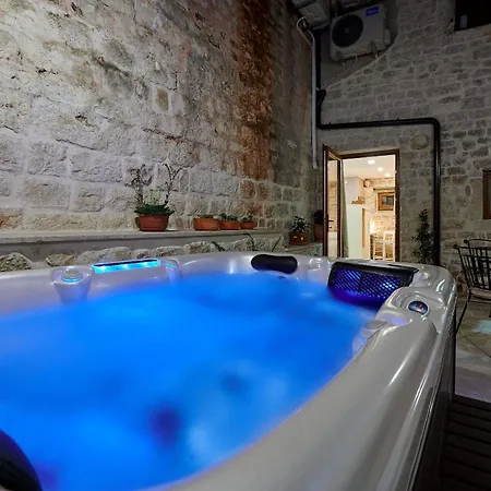 And Kudelik Centar * Trogir