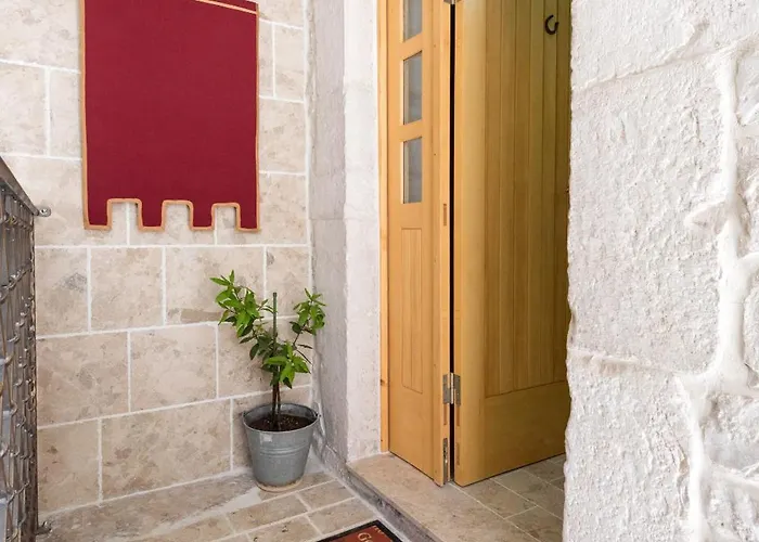 And Kudelik Centar * Trogir