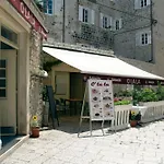 Апартаменти And Kudelik Centar *