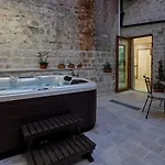 Апартаменти And Kudelik Centar