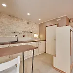 Апартаменти And Kudelik Centar