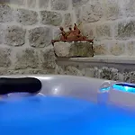 Апартаменти And Kudelik Centar Трогір
