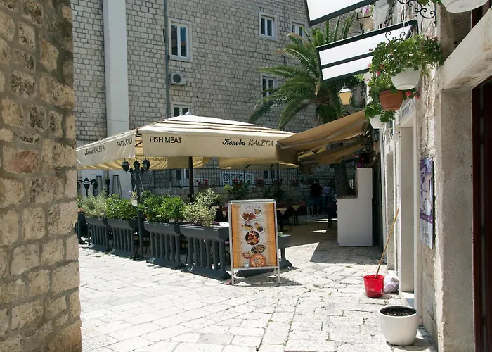 アパート And Kudelik Centar トロギール