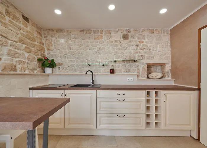 アパート And Kudelik Centar