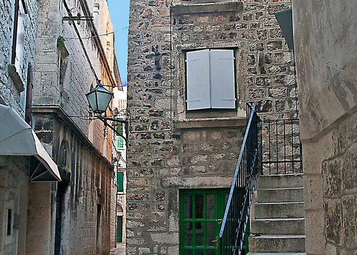 And Kudelik Centar トロギール