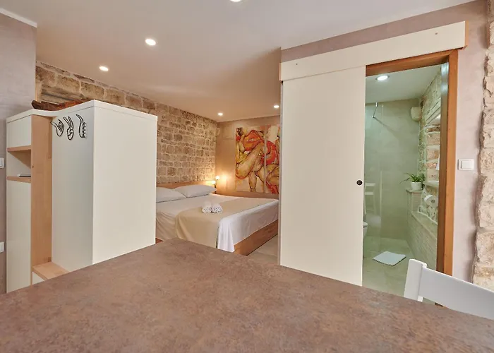 アパート And Kudelik Centar トロギール