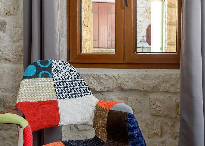 And Kudelik Centar * トロギール